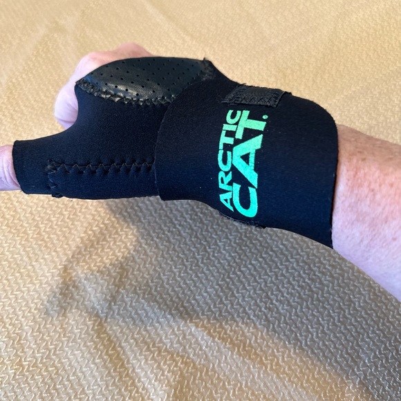 Arctic cat Other - Arctic Cat Thumb Thing… wrist, and thumb support